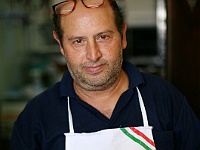 Pino with the famous 'sfoglio' cake (Aug 2007)